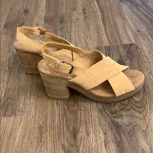 Toms strappy tan nude platform heels - 9.5
